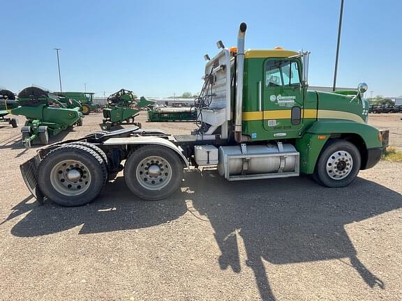 Image of Freightliner Undetermined equipment image 2