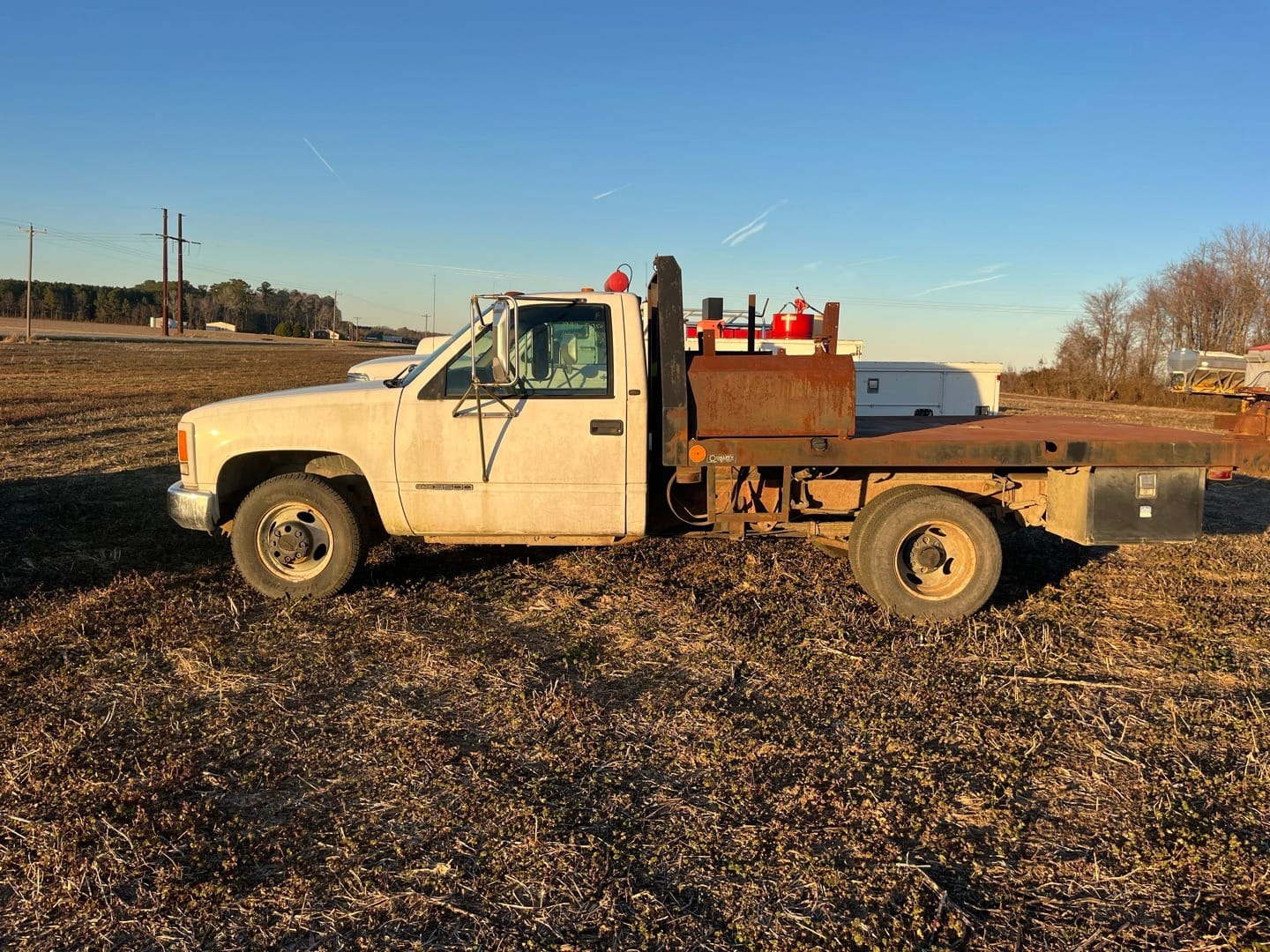 1999 GMC 3500 Equipment Image0