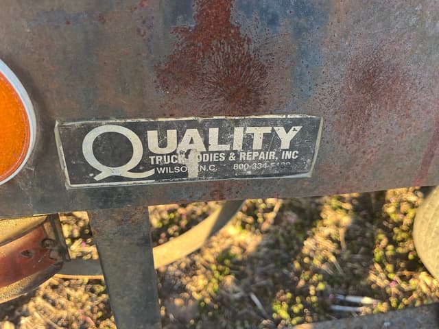 Image of GMC 3500 equipment image 4