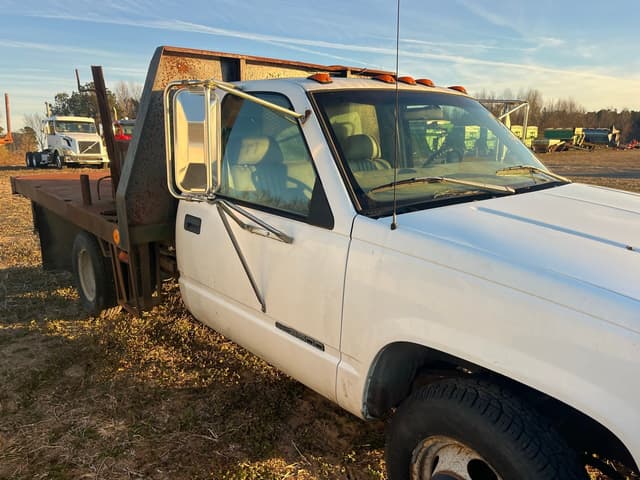 Image of GMC 3500 equipment image 3