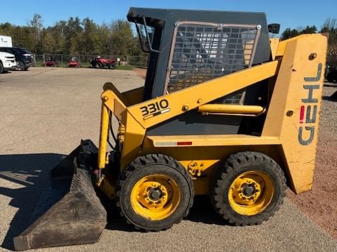 1999 Gehl 3310 Equipment Image0