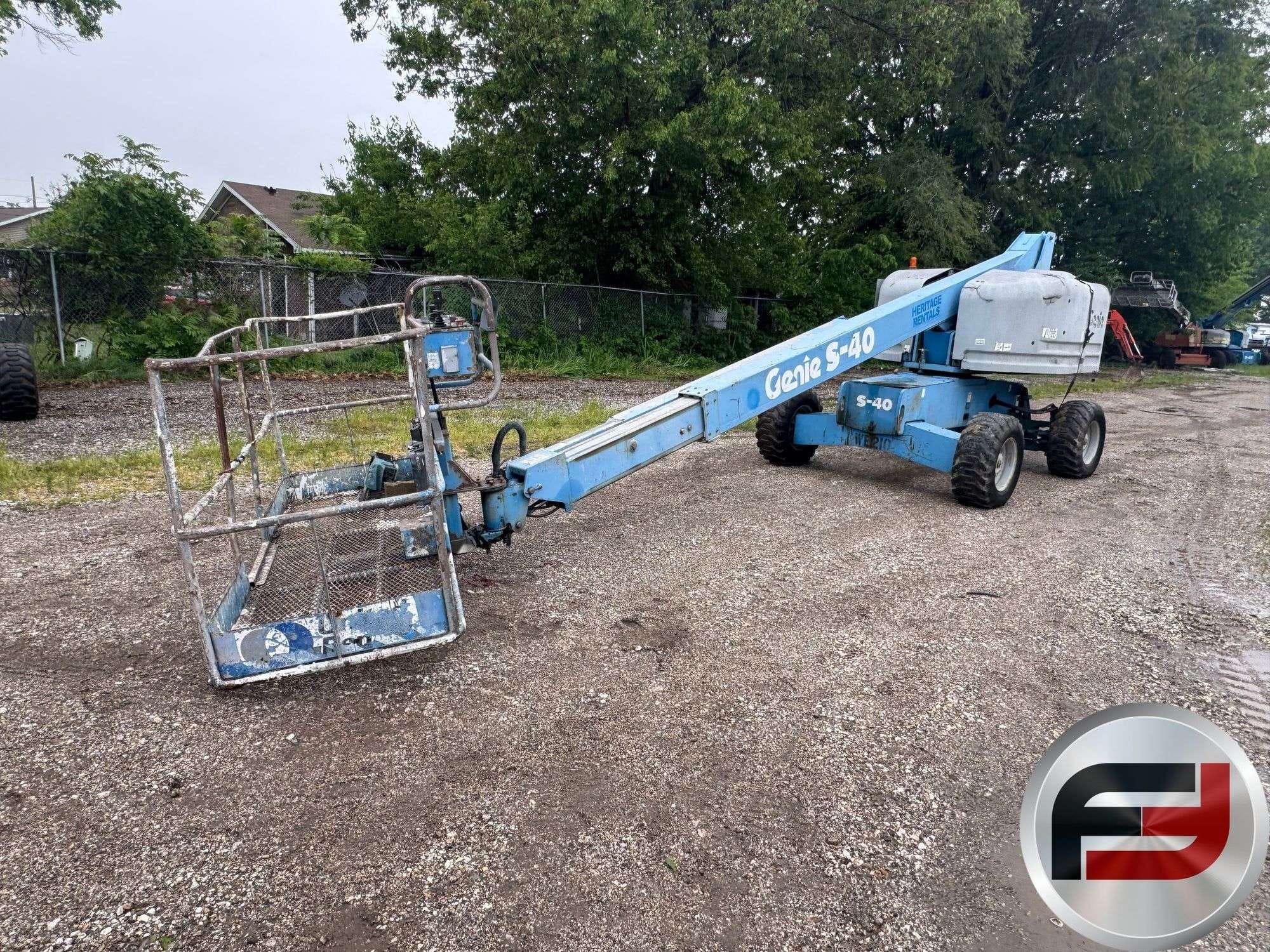 1999 Genie S-40 Equipment Image0