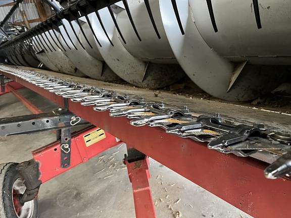 Image of Gleaner 800 equipment image 3