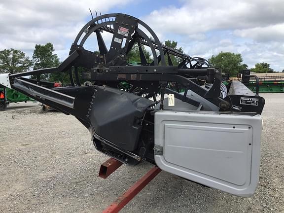 Image of Gleaner 800 Primary image