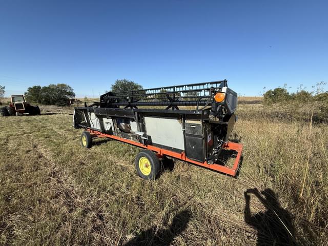 Image of Gleaner 800 equipment image 4