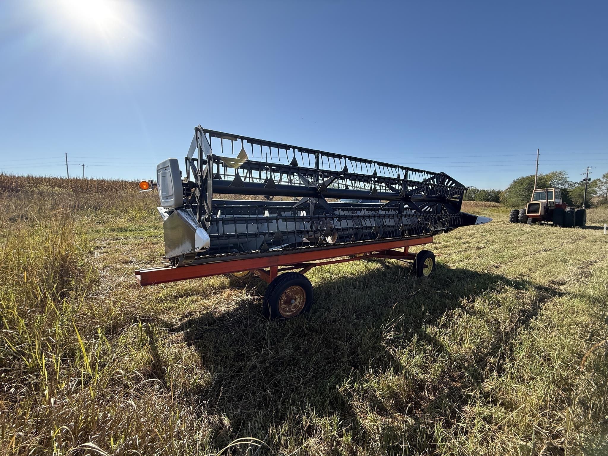 1999 Gleaner 800 Equipment Image0