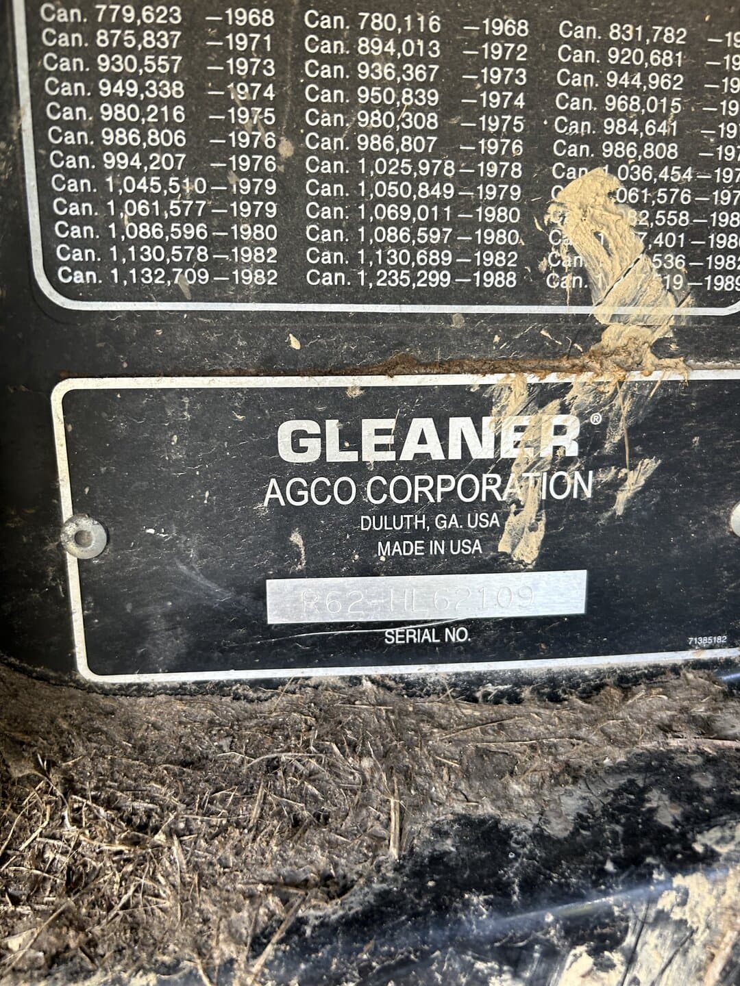 Image of Gleaner R62 Image 1