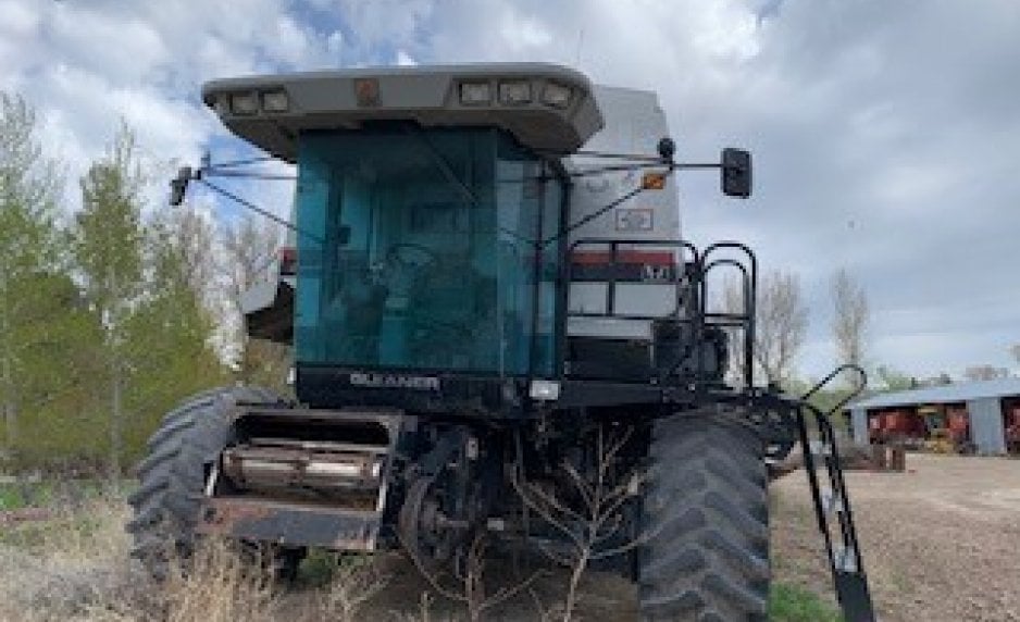 SOLD - 1999 GLEANER R72 Stock No. B045074 Combines with 3,022 Hrs ...