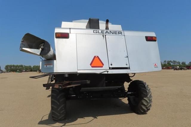 Image of Gleaner R62 equipment image 1