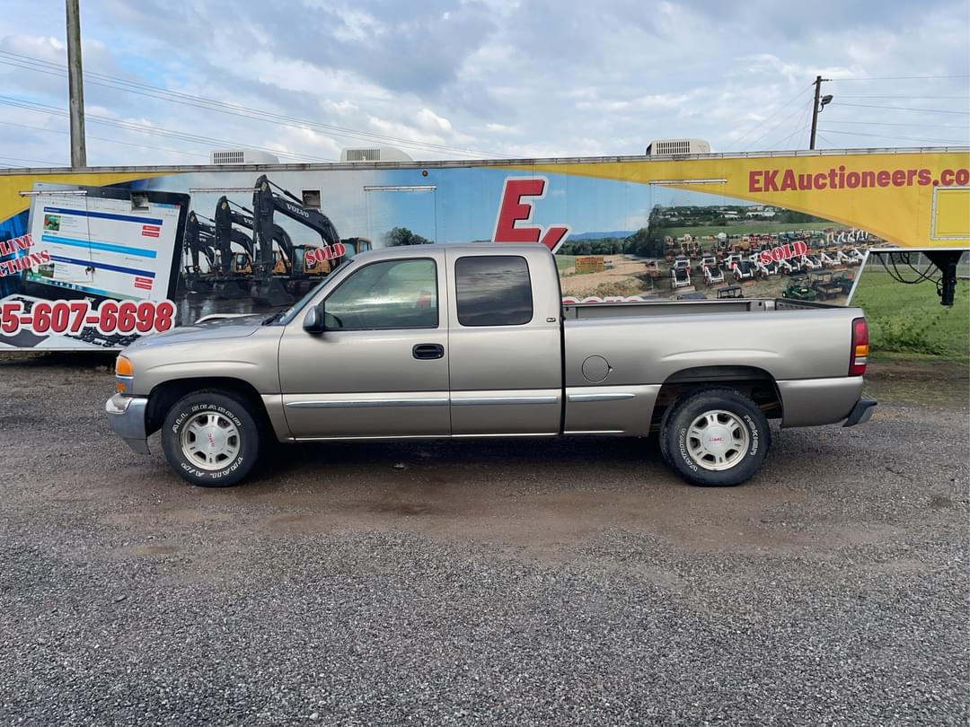 Image of GMC 1500 Primary image