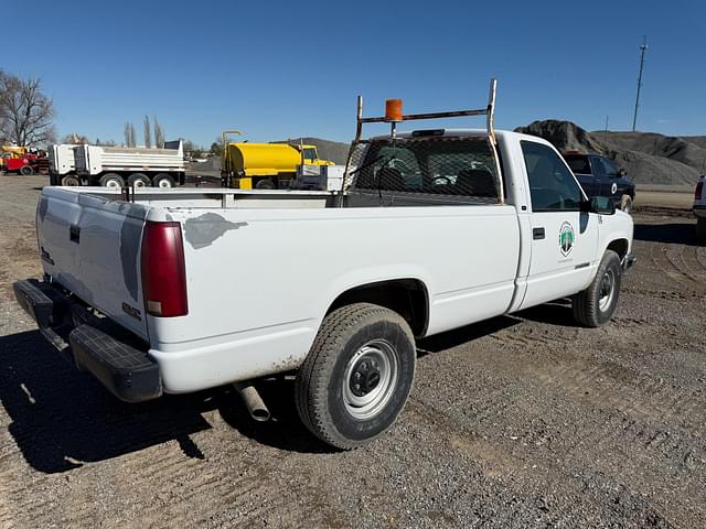 Image of GMC 2500 equipment image 2