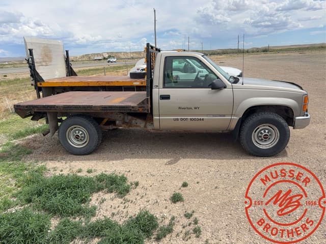 Image of GMC 2500 equipment image 3