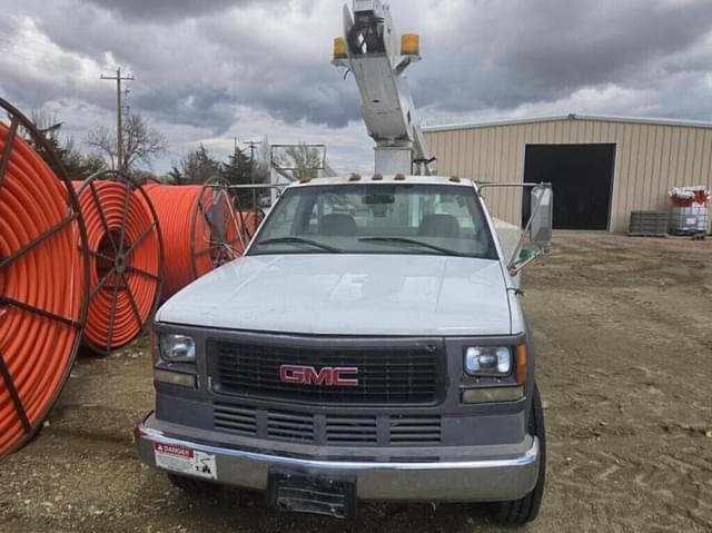 Image of GMC 3500 equipment image 1