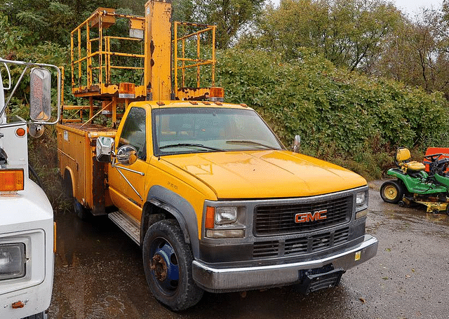 Image of GMC 3500 equipment image 4