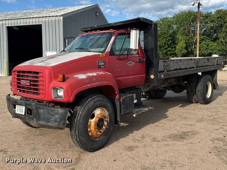 1999 GMC 6500 Equipment Image0