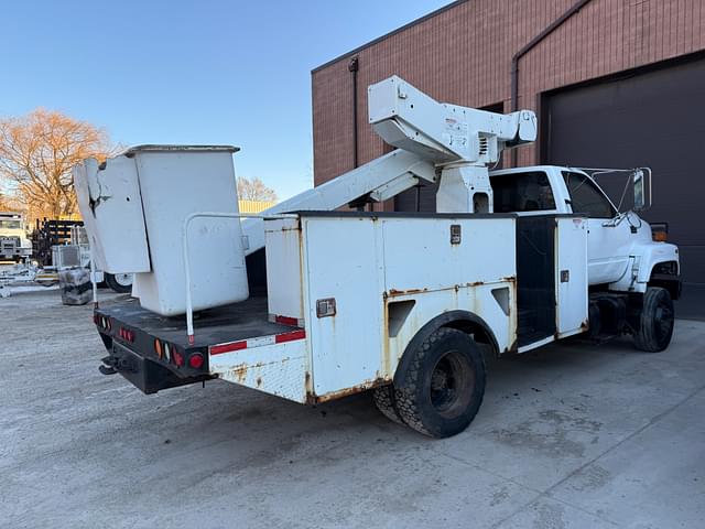 Image of GMC C6500 equipment image 3