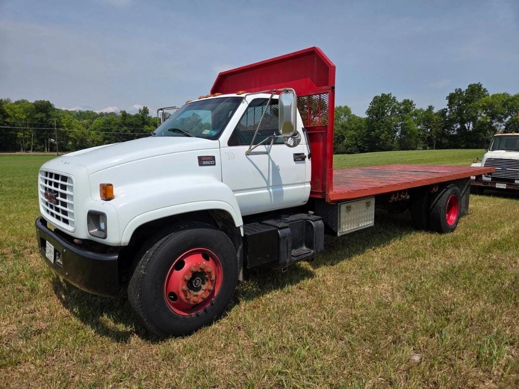 1999 GMC C6500 Equipment Image0