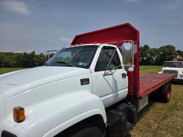 Image of GMC C6500 equipment image 2
