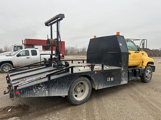 Image of GMC C6500 equipment image 4