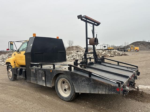 Image of GMC C6500 equipment image 2