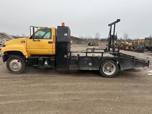 Image of GMC C6500 equipment image 1
