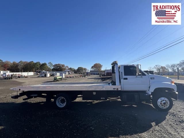 Image of GMC C6500 equipment image 3