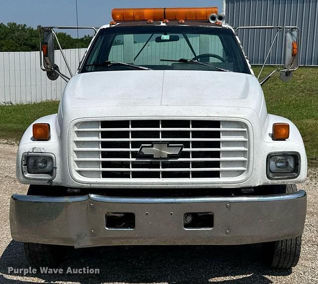 Image of GMC C6500 equipment image 1