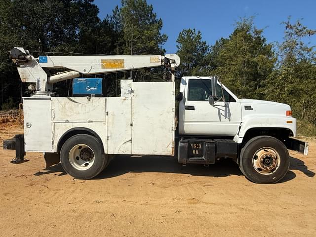 Image of GMC C6500 equipment image 3