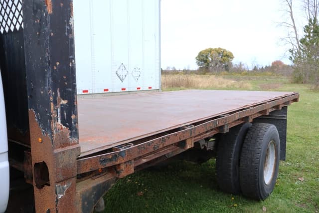 Image of GMC C6500 equipment image 2