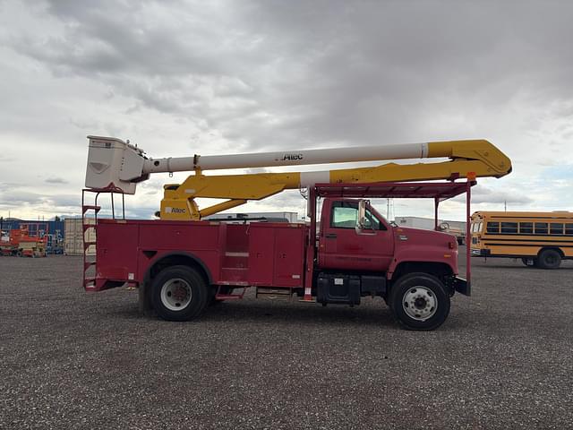 Image of GMC C7500 equipment image 3