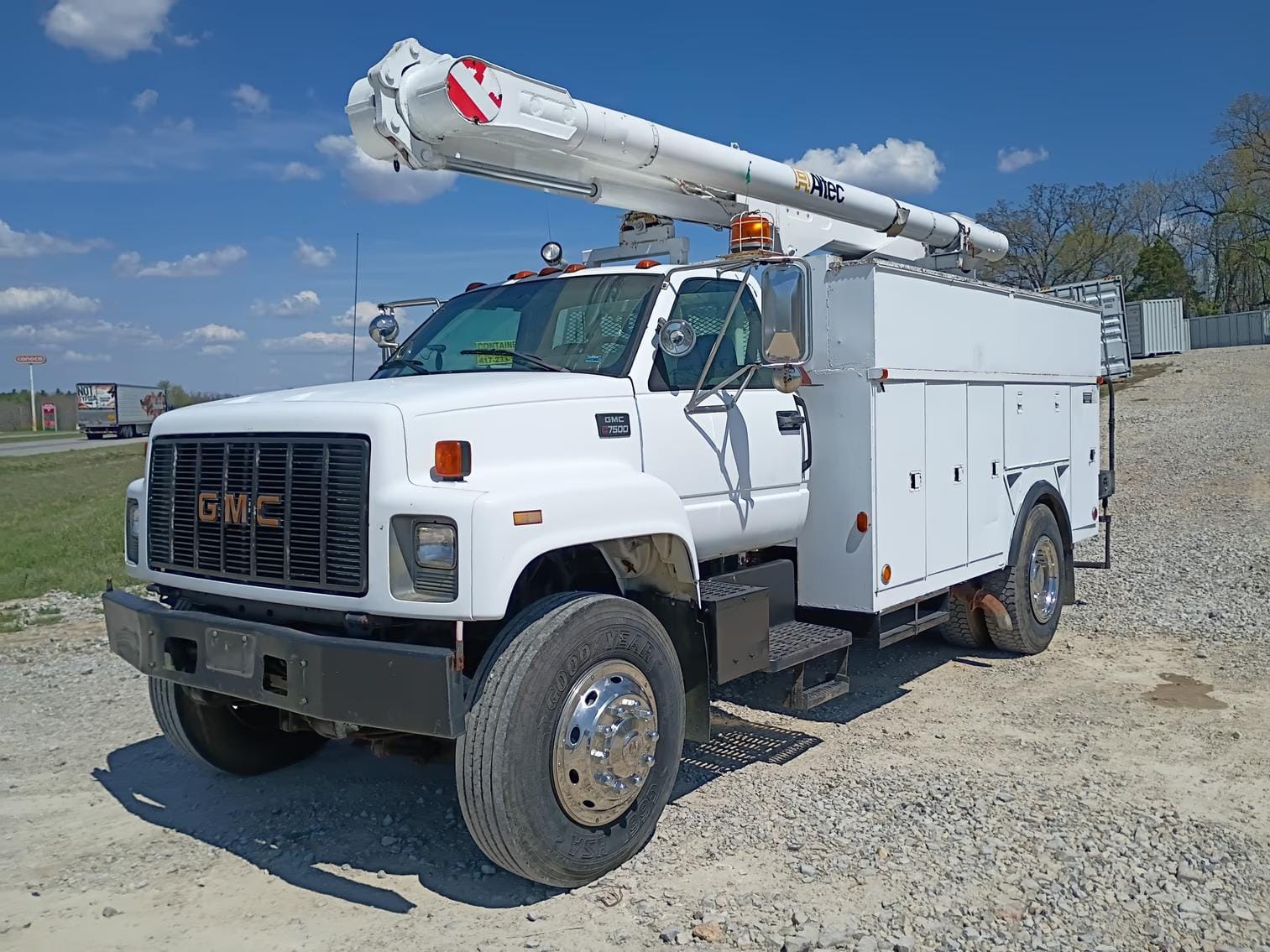1999 GMC C7500 Equipment Image0