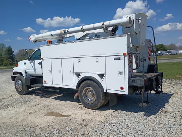 Image of GMC C7500 equipment image 3