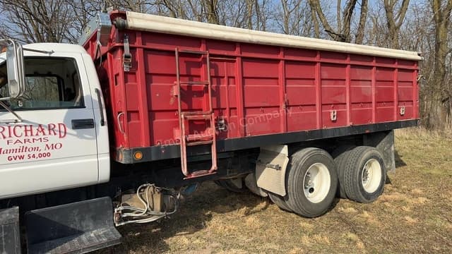 Image of GMC C7500 equipment image 4