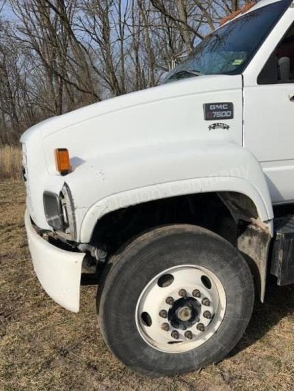 Image of GMC C7500 equipment image 2
