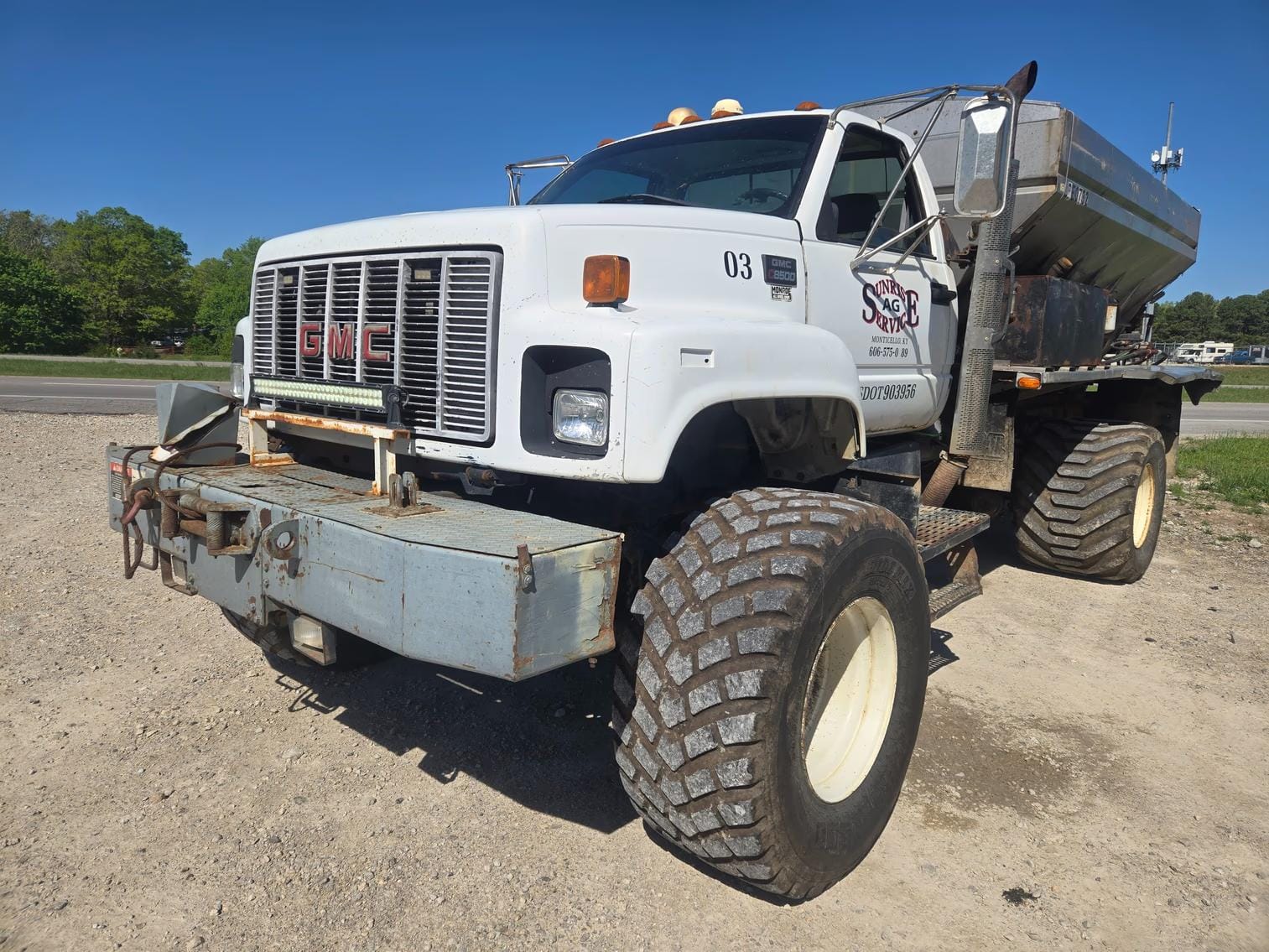1999 GMC C7500 Equipment Image0