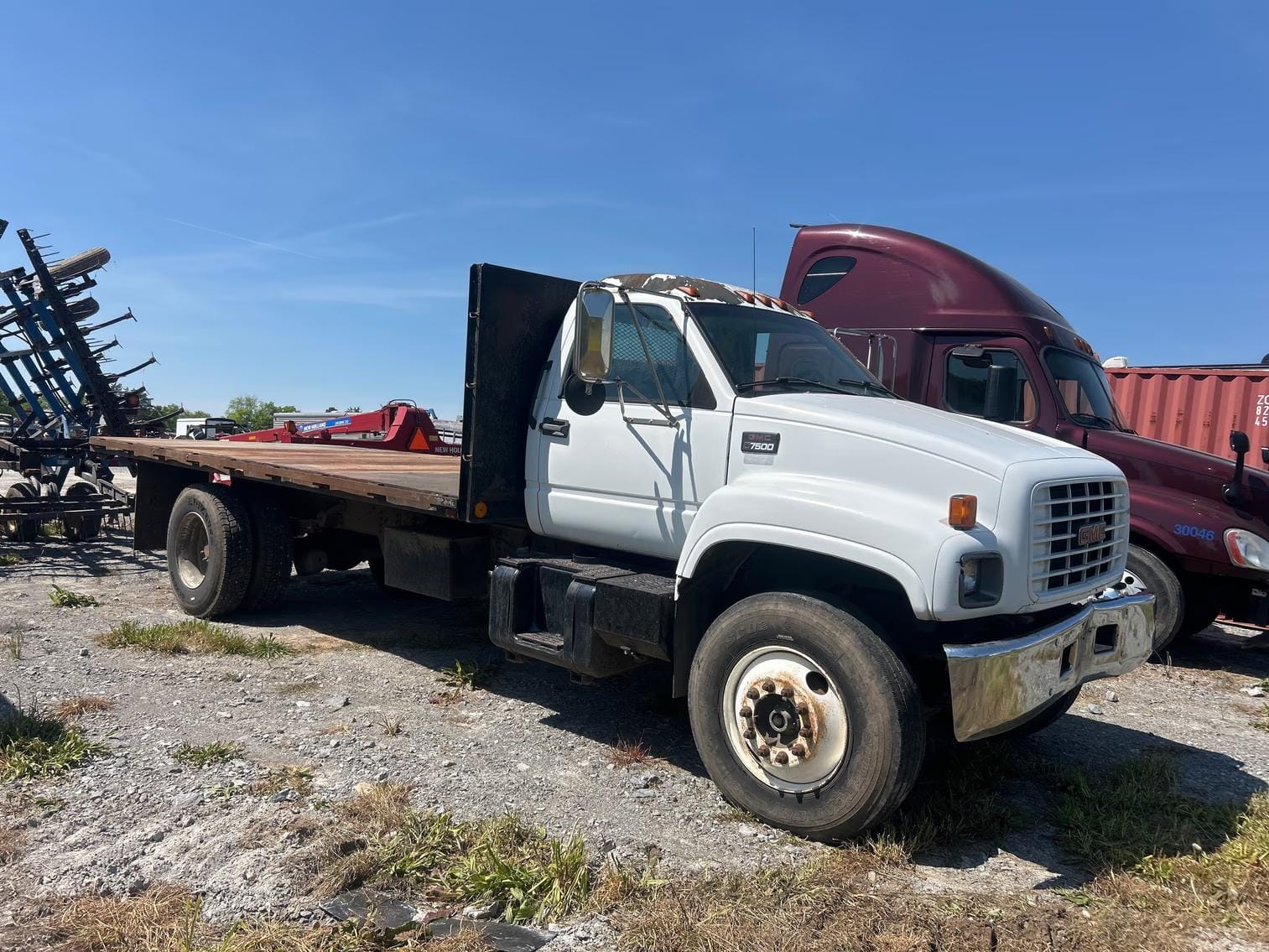 1999 GMC C7500 Equipment Image0