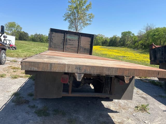 Image of GMC C7500 equipment image 4