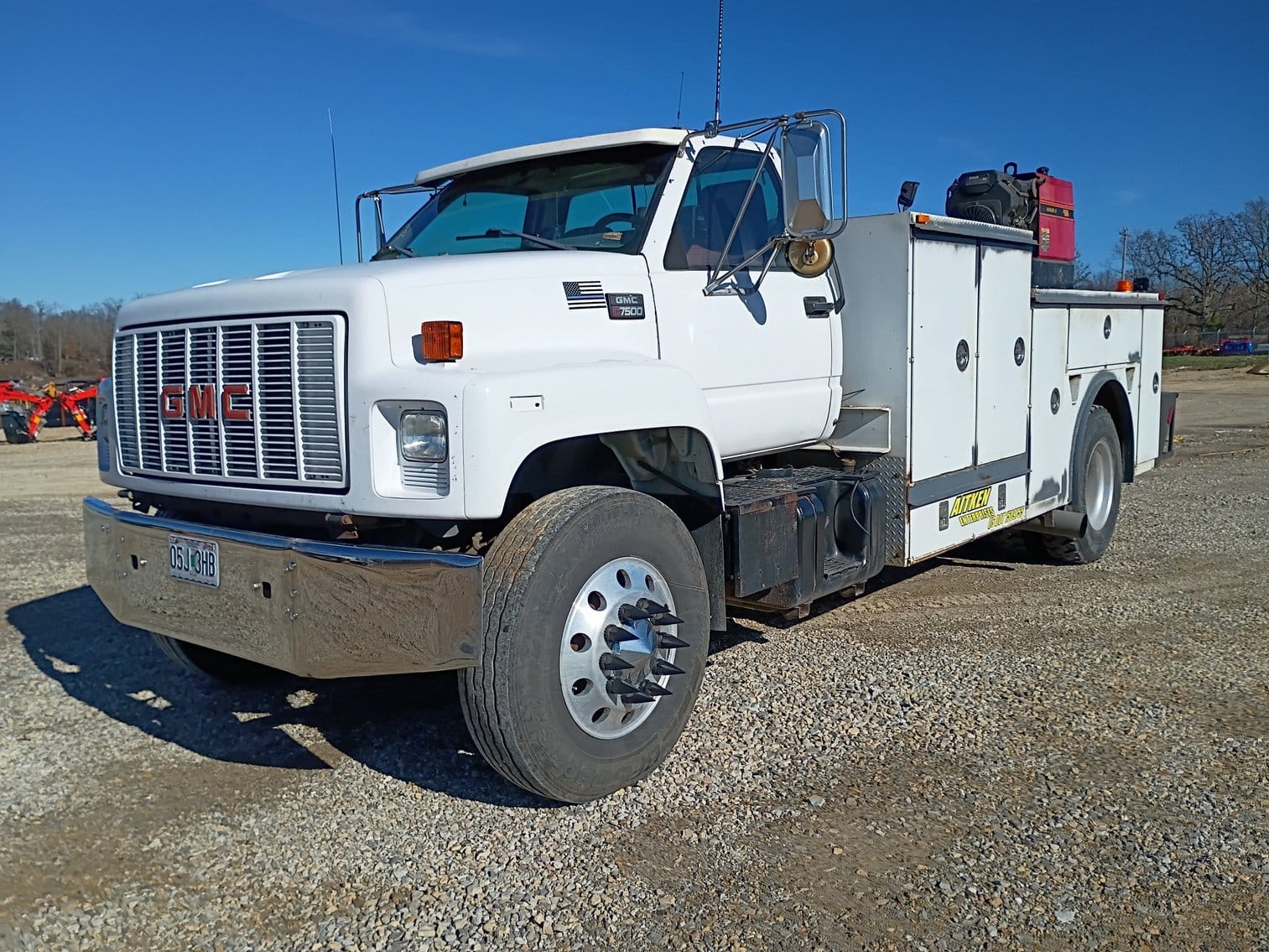 1999 GMC C7500 Equipment Image0