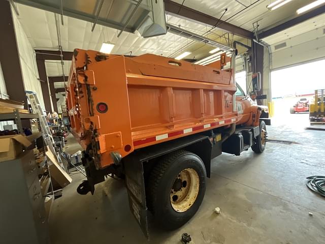 Image of GMC C7500 equipment image 4