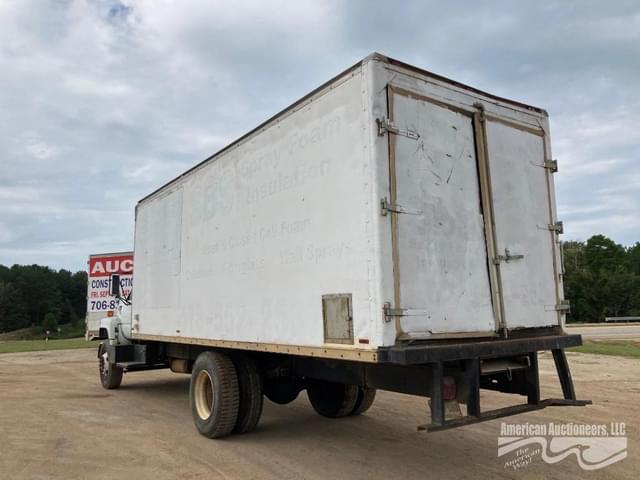 Image of GMC C7500 equipment image 4