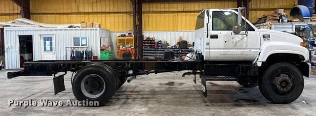 Image of GMC C7500 equipment image 3