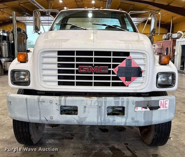 Image of GMC C7500 equipment image 1