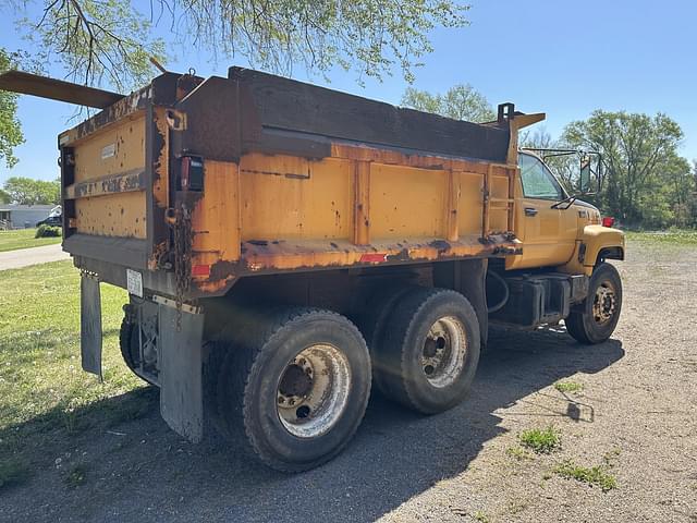 Image of GMC C8500 equipment image 4