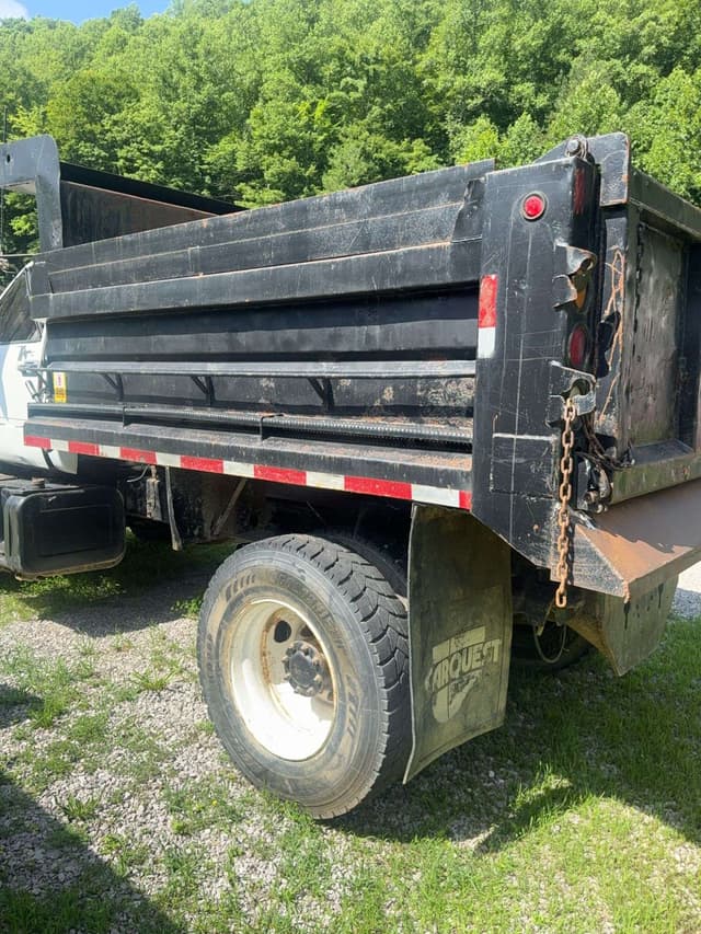 Image of GMC C8500 equipment image 3