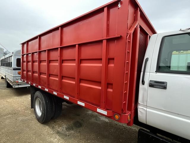 Image of GMC 6500 equipment image 3
