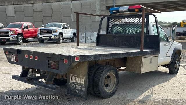 Image of GMC 3500 equipment image 4