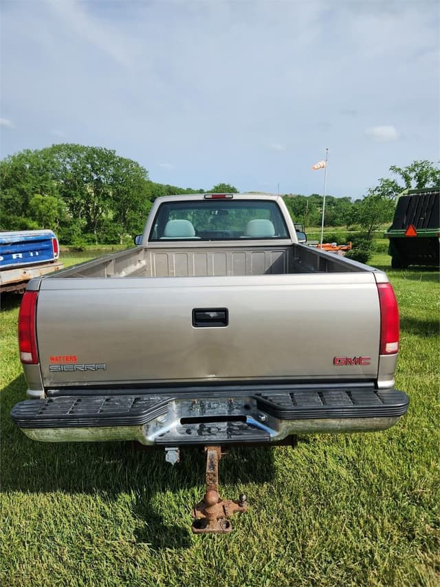 Image of GMC 2500 equipment image 1