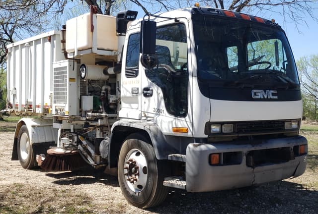 Image of GMC T7500 equipment image 1