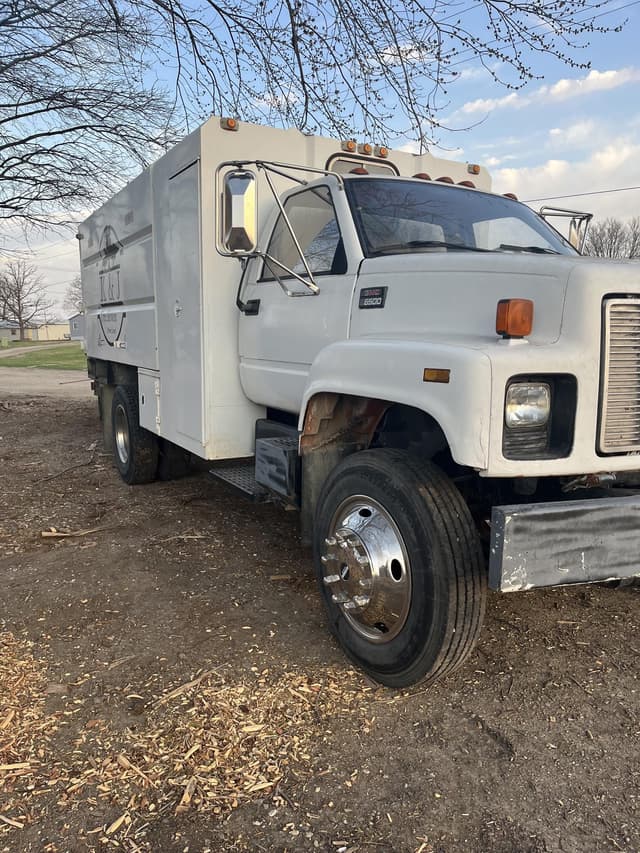 Image of GMC TopKick C6500 equipment image 2