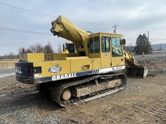 Image of Gradall XL5200 equipment image 1